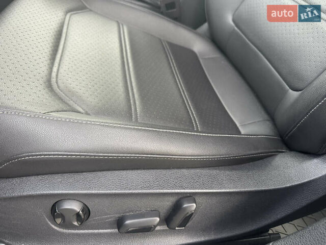 Фольксваген Пассат 2020 в Киеве на Automoto.ua Серый Фольксваген Пассат, объемом двигателя 2 л и пробегом 129 тыс. км за 17999 $, фото 32 на Automoto.ua