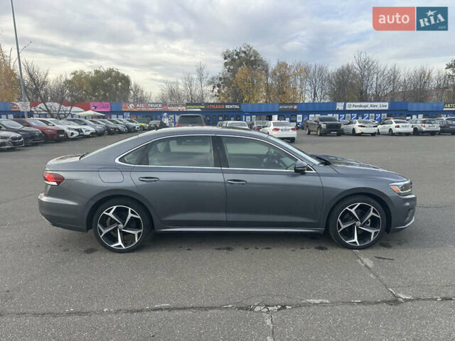 Фольксваген Пассат 2020 в Киеве на Automoto.ua Серый Фольксваген Пассат, объемом двигателя 2 л и пробегом 129 тыс. км за 17999 $, фото 11 на Automoto.ua