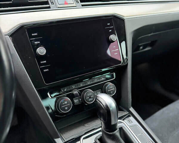 Серый Фольксваген Пассат, объемом двигателя 2 л и пробегом 202 тыс. км за 24990 $, фото 4 на Automoto.ua