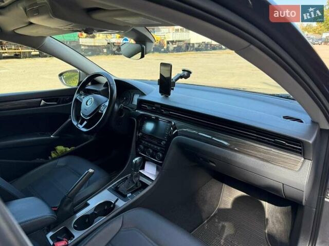 Сірий Фольксваген Пассат, об'ємом двигуна 2 л та пробігом 173 тис. км за 18350 $, фото 1 на Automoto.ua