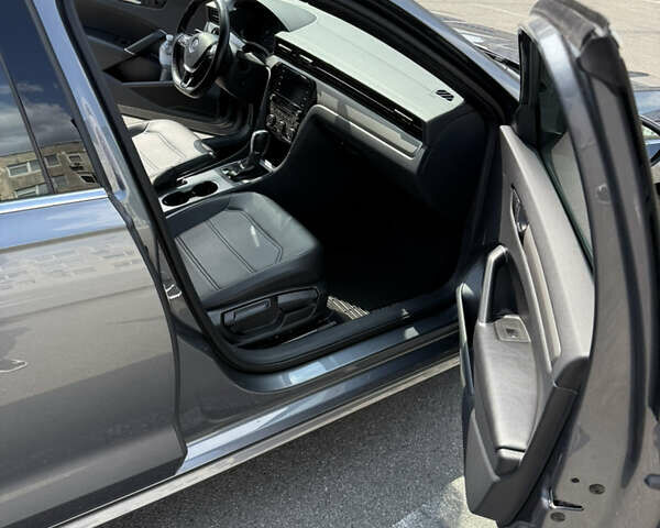 Серый Фольксваген Пассат, объемом двигателя 1.98 л и пробегом 79 тыс. км за 18850 $, фото 9 на Automoto.ua