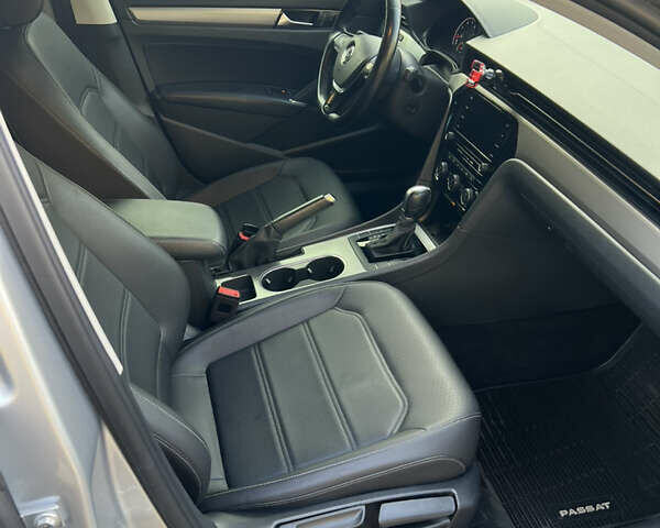 Сірий Фольксваген Пассат, об'ємом двигуна 2 л та пробігом 49 тис. км за 18800 $, фото 22 на Automoto.ua