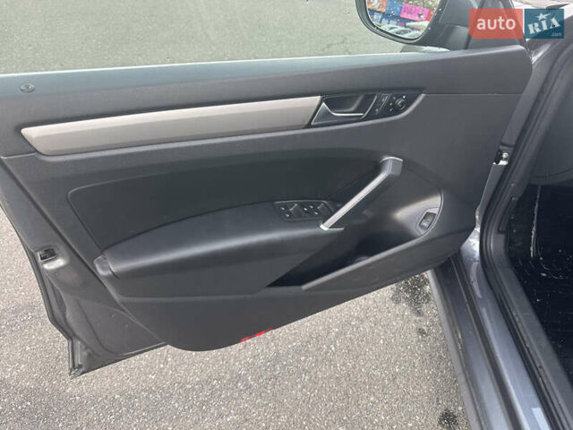 Фольксваген Пассат 2020 в Киеве на Automoto.ua Серый Фольксваген Пассат, объемом двигателя 2 л и пробегом 129 тыс. км за 17999 $, фото 31 на Automoto.ua