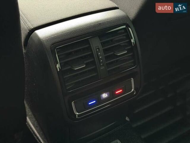 Серый Фольксваген Пассат, объемом двигателя 1.97 л и пробегом 207 тыс. км за 24000 $, фото 85 на Automoto.ua