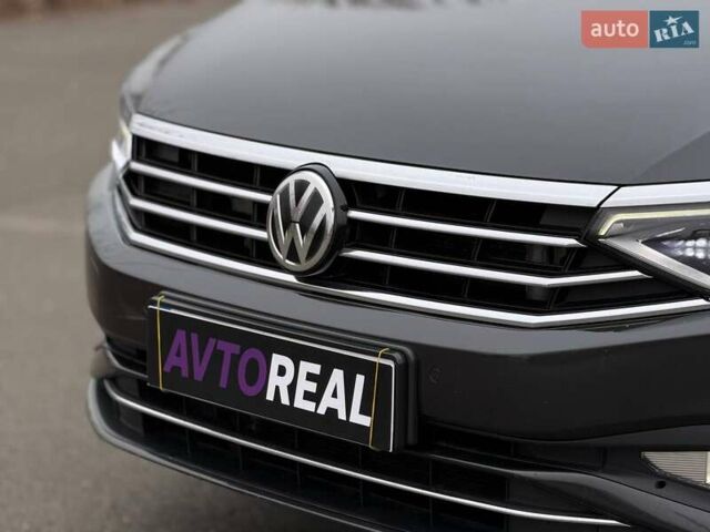Серый Фольксваген Пассат, объемом двигателя 1.97 л и пробегом 207 тыс. км за 24000 $, фото 9 на Automoto.ua