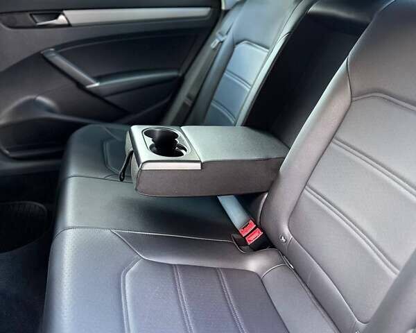 Серый Фольксваген Пассат, объемом двигателя 1.98 л и пробегом 89 тыс. км за 18700 $, фото 10 на Automoto.ua