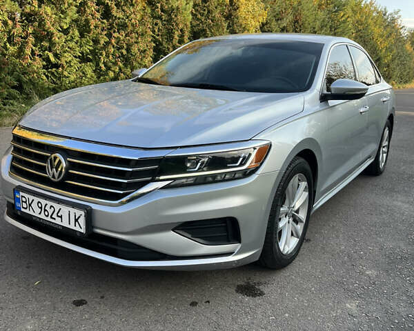 Сірий Фольксваген Пассат, об'ємом двигуна 2 л та пробігом 49 тис. км за 18800 $, фото 1 на Automoto.ua