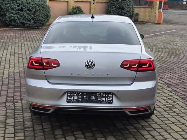 Серый Фольксваген Пассат, объемом двигателя 2 л и пробегом 198 тыс. км за 23999 $, фото 9 на Automoto.ua