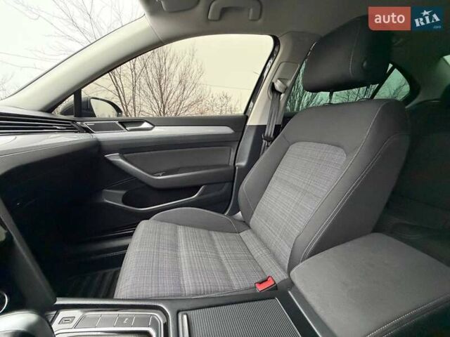 Серый Фольксваген Пассат, объемом двигателя 1.97 л и пробегом 207 тыс. км за 24000 $, фото 147 на Automoto.ua