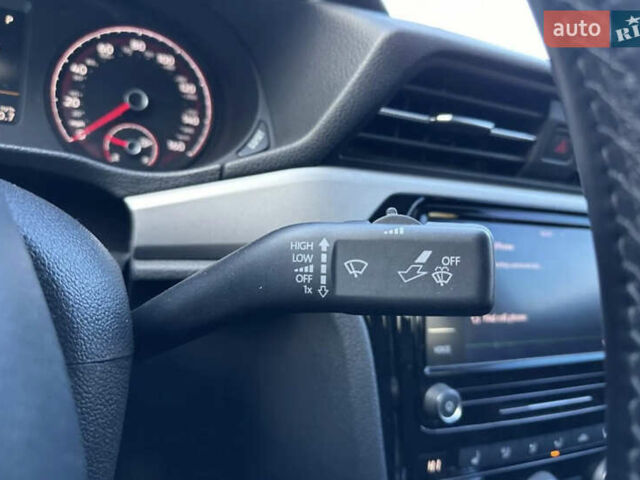Серый Фольксваген Пассат, объемом двигателя 2 л и пробегом 155 тыс. км за 14999 $, фото 14 на Automoto.ua