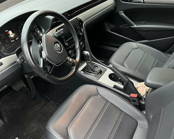 Серый Фольксваген Пассат, объемом двигателя 1.98 л и пробегом 114 тыс. км за 16000 $, фото 11 на Automoto.ua