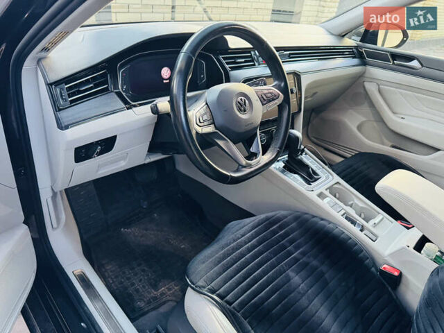 Сірий Фольксваген Пассат, об'ємом двигуна 1.97 л та пробігом 150 тис. км за 26300 $, фото 1 на Automoto.ua
