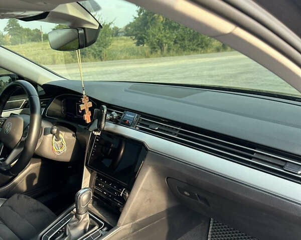 Серый Фольксваген Пассат, объемом двигателя 1.97 л и пробегом 150 тыс. км за 23500 $, фото 13 на Automoto.ua
