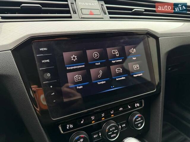 Серый Фольксваген Пассат, объемом двигателя 1.97 л и пробегом 207 тыс. км за 24000 $, фото 114 на Automoto.ua