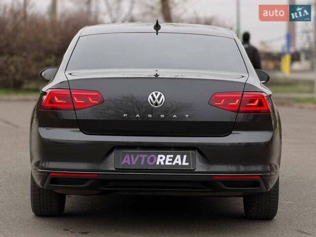Серый Фольксваген Пассат, объемом двигателя 1.97 л и пробегом 207 тыс. км за 24000 $, фото 36 на Automoto.ua