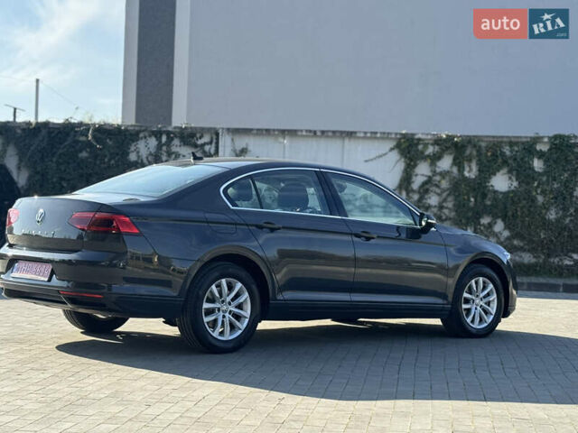 Серый Фольксваген Пассат, объемом двигателя 2 л и пробегом 181 тыс. км за 24900 $, фото 2 на Automoto.ua