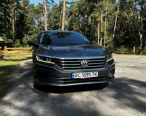 Серый Фольксваген Пассат, объемом двигателя 1.98 л и пробегом 107 тыс. км за 18900 $, фото 2 на Automoto.ua