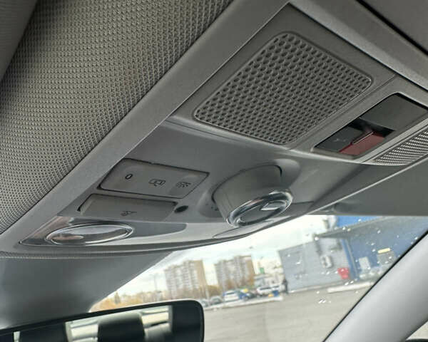 Фольксваген Пассат 2020 в Киеве на Automoto.ua Серый Фольксваген Пассат, объемом двигателя 2 л и пробегом 129 тыс. км за 17999 $, фото 40 на Automoto.ua