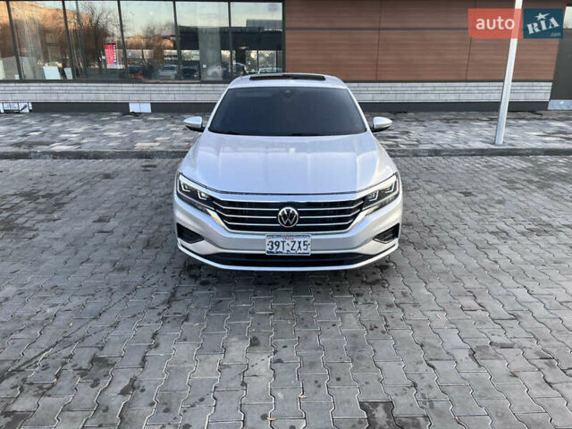 Серый Фольксваген Пассат, объемом двигателя 2 л и пробегом 139 тыс. км за 20000 $, фото 2 на Automoto.ua