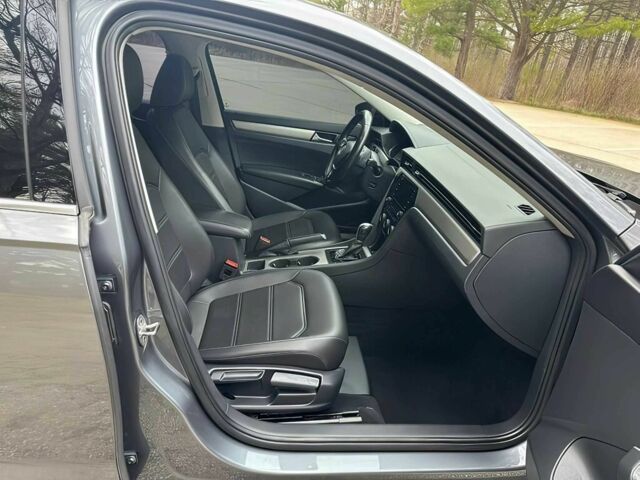 Сірий Фольксваген Пассат, об'ємом двигуна 2 л та пробігом 50 тис. км за 13000 $, фото 10 на Automoto.ua