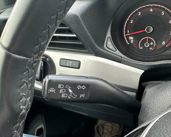 Фольксваген Пассат 2020 в Киеве на Automoto.ua Серый Фольксваген Пассат, объемом двигателя 2 л и пробегом 129 тыс. км за 17999 $, фото 36 на Automoto.ua