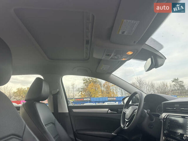 Фольксваген Пассат 2020 в Киеве на Automoto.ua Серый Фольксваген Пассат, объемом двигателя 2 л и пробегом 129 тыс. км за 17999 $, фото 26 на Automoto.ua