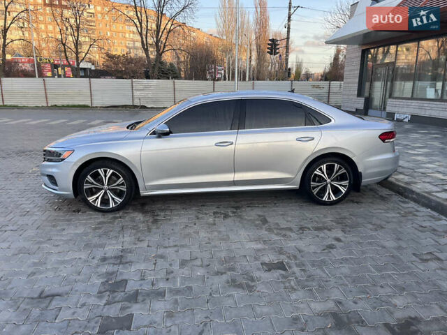 Серый Фольксваген Пассат, объемом двигателя 2 л и пробегом 139 тыс. км за 20000 $, фото 3 на Automoto.ua