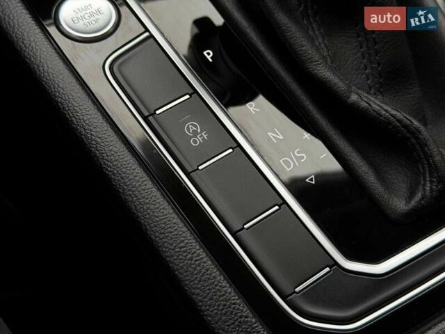 Серый Фольксваген Пассат, объемом двигателя 1.97 л и пробегом 207 тыс. км за 24000 $, фото 135 на Automoto.ua