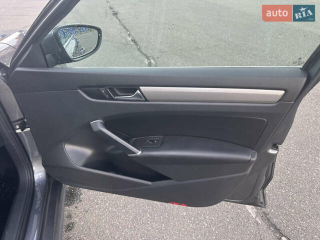 Фольксваген Пассат 2020 в Киеве на Automoto.ua Серый Фольксваген Пассат, объемом двигателя 2 л и пробегом 129 тыс. км за 17999 $, фото 22 на Automoto.ua