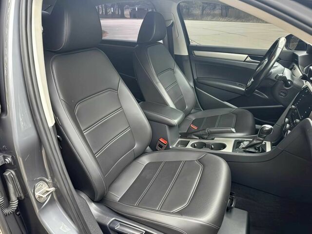 Сірий Фольксваген Пассат, об'ємом двигуна 2 л та пробігом 38 тис. км за 5400 $, фото 11 на Automoto.ua