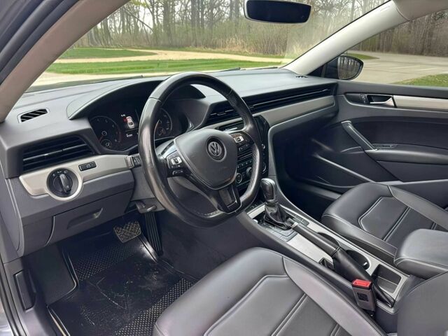 Сірий Фольксваген Пассат, об'ємом двигуна 2 л та пробігом 50 тис. км за 13000 $, фото 8 на Automoto.ua