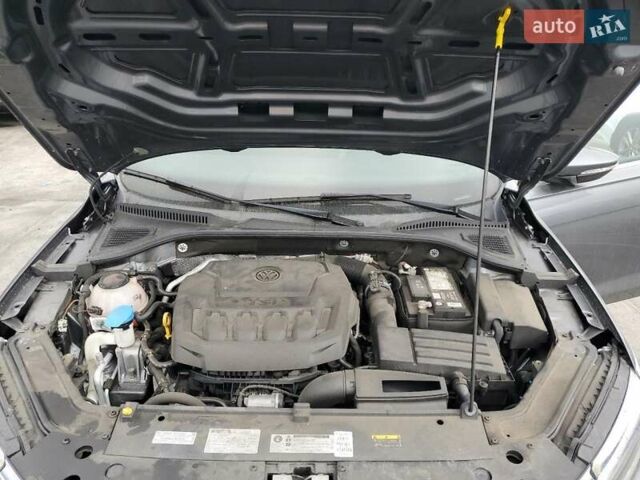 Серый Фольксваген Пассат, объемом двигателя 2 л и пробегом 52 тыс. км за 3500 $, фото 10 на Automoto.ua