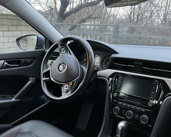 Серый Фольксваген Пассат, объемом двигателя 1.98 л и пробегом 114 тыс. км за 16000 $, фото 16 на Automoto.ua