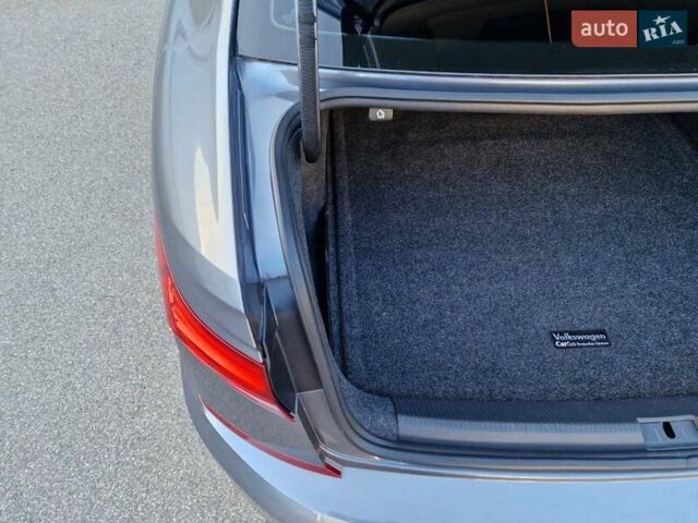Серый Фольксваген Пассат, объемом двигателя 1.98 л и пробегом 15 тыс. км за 20999 $, фото 33 на Automoto.ua