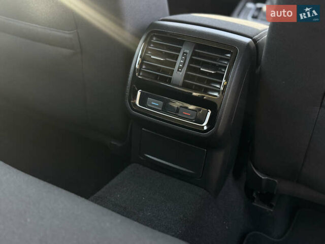 Серый Фольксваген Пассат, объемом двигателя 2 л и пробегом 181 тыс. км за 24900 $, фото 43 на Automoto.ua