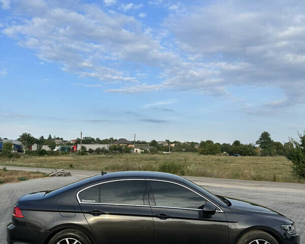 Серый Фольксваген Пассат, объемом двигателя 1.97 л и пробегом 150 тыс. км за 23500 $, фото 6 на Automoto.ua