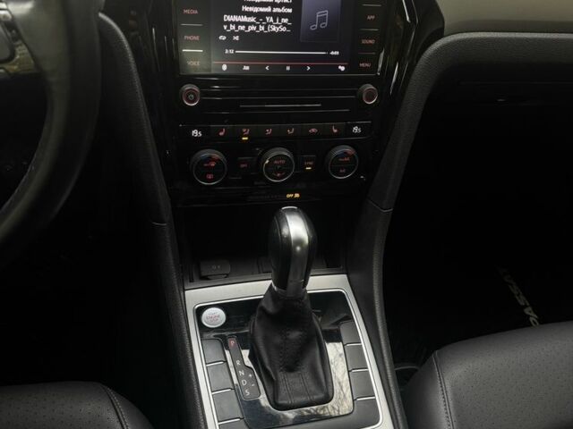 Серый Фольксваген Пассат, объемом двигателя 0 л и пробегом 111 тыс. км за 16999 $, фото 5 на Automoto.ua