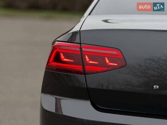 Серый Фольксваген Пассат, объемом двигателя 1.97 л и пробегом 207 тыс. км за 24000 $, фото 39 на Automoto.ua