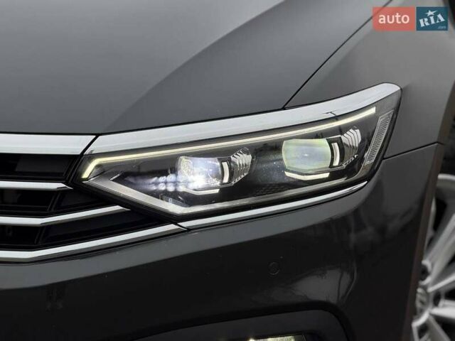 Серый Фольксваген Пассат, объемом двигателя 1.97 л и пробегом 207 тыс. км за 24000 $, фото 6 на Automoto.ua