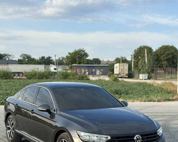 Серый Фольксваген Пассат, объемом двигателя 1.97 л и пробегом 150 тыс. км за 23500 $, фото 37 на Automoto.ua