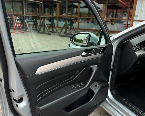 Серый Фольксваген Пассат, объемом двигателя 2 л и пробегом 202 тыс. км за 24990 $, фото 3 на Automoto.ua