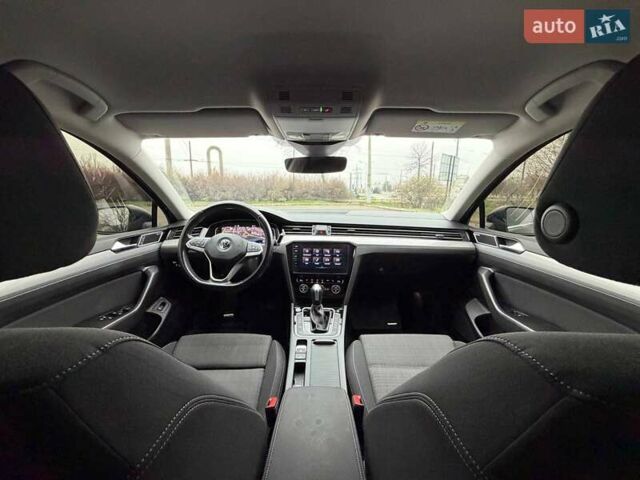 Серый Фольксваген Пассат, объемом двигателя 1.97 л и пробегом 207 тыс. км за 24000 $, фото 88 на Automoto.ua