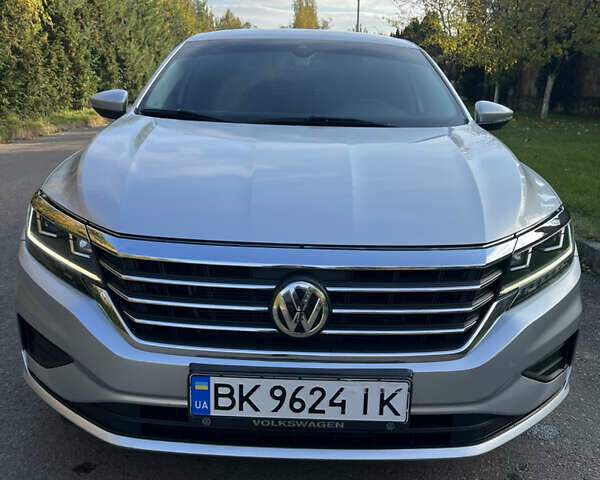 Сірий Фольксваген Пассат, об'ємом двигуна 2 л та пробігом 49 тис. км за 18800 $, фото 3 на Automoto.ua