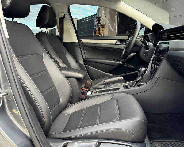 Фольксваген Пассат 2020 в Одессе на Automoto.ua Серый Фольксваген Пассат, объемом двигателя 1.98 л и пробегом 110 тыс. км за 17700 $, фото 10 на Automoto.ua