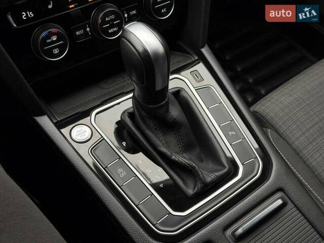 Серый Фольксваген Пассат, объемом двигателя 1.97 л и пробегом 207 тыс. км за 24000 $, фото 131 на Automoto.ua