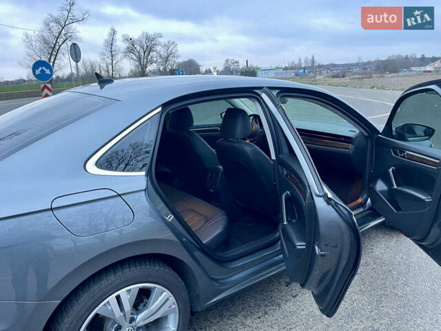 Серый Фольксваген Пассат, объемом двигателя 1.98 л и пробегом 45 тыс. км за 19899 $, фото 16 на Automoto.ua