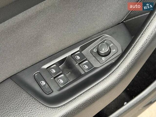 Серый Фольксваген Пассат, объемом двигателя 1.97 л и пробегом 207 тыс. км за 24000 $, фото 72 на Automoto.ua