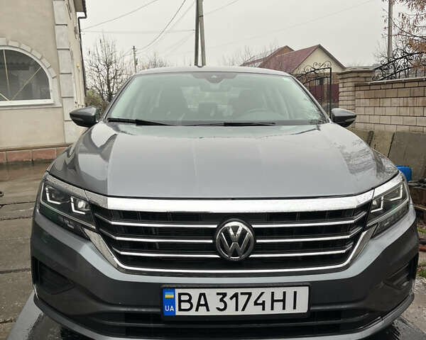 Серый Фольксваген Пассат, объемом двигателя 1.98 л и пробегом 114 тыс. км за 16000 $, фото 1 на Automoto.ua