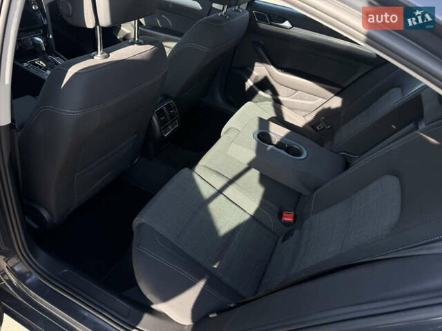 Серый Фольксваген Пассат, объемом двигателя 2 л и пробегом 181 тыс. км за 24900 $, фото 44 на Automoto.ua