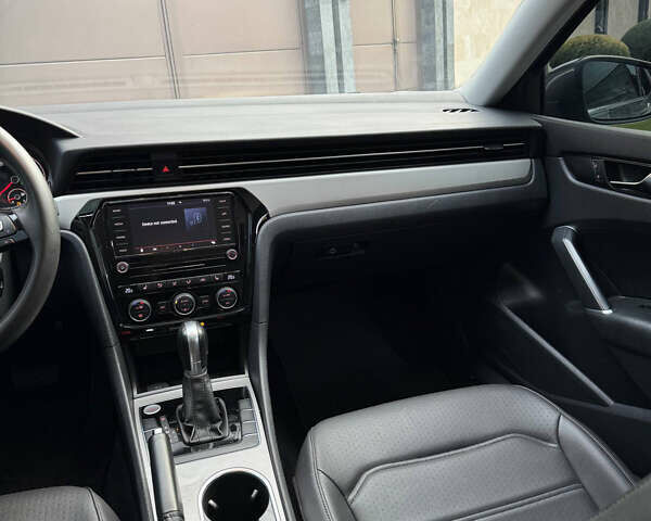 Фольксваген Пассат 2020 в Одессе на Automoto.ua Серый Фольксваген Пассат, объемом двигателя 1.98 л и пробегом 110 тыс. км за 17700 $, фото 11 на Automoto.ua
